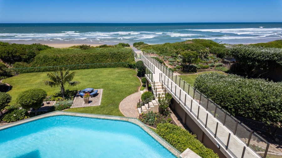 6 Bedroom Property for Sale in Myoli Beach Western Cape